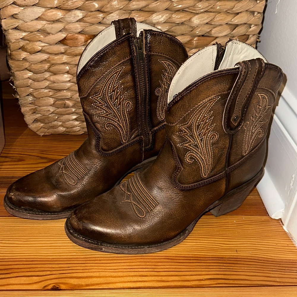 JB Dillon Cowgirl booties
